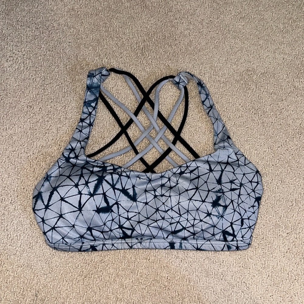 Lululemon sports bra